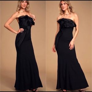Lulu’s Social Celebration Black Strapless Maxi Dress